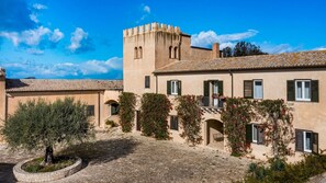 Villa | 7 bedrooms - Principi di Butera 14 (Butera)