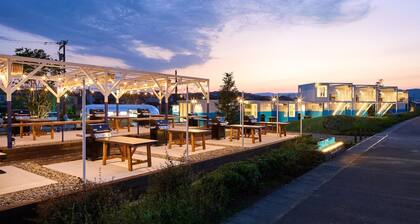 WHARF&CO.