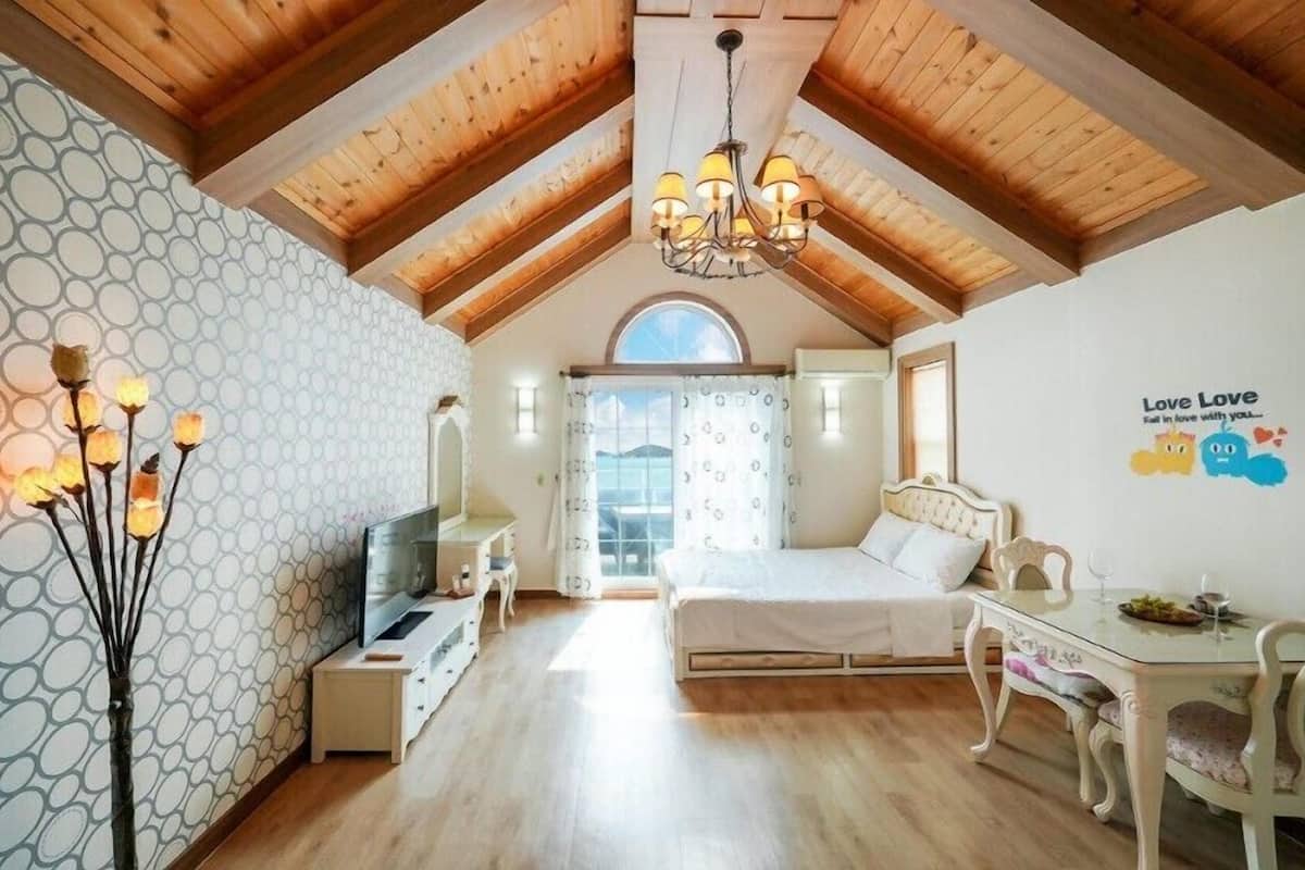 Room (Lavender)