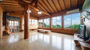 Room (Mi Mok Yeon) - Geoje Birds Hill Pension (Geoje)