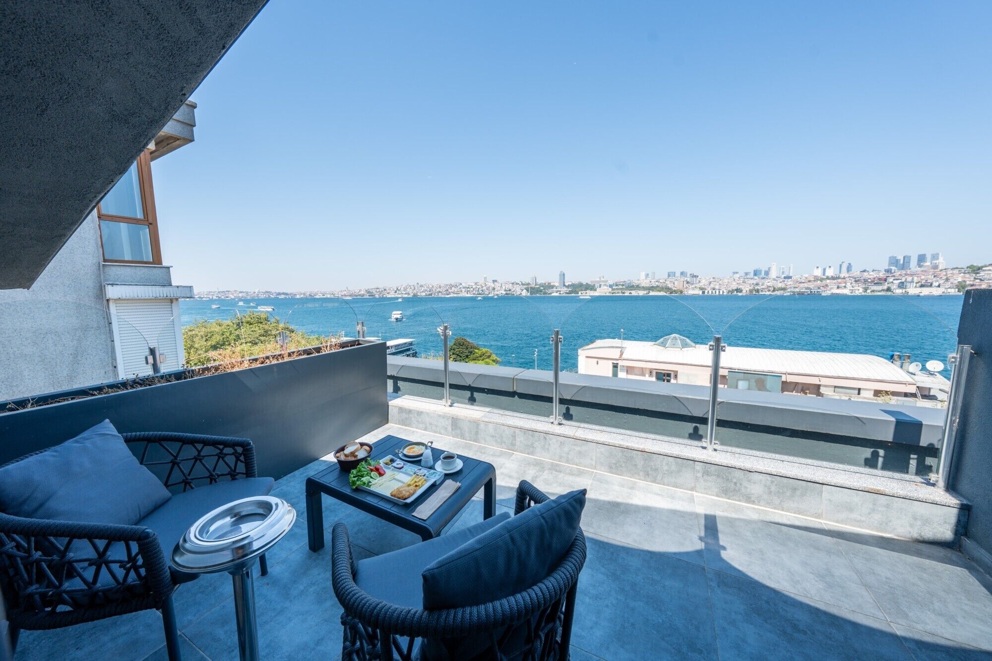 Panoramic Penthouse with Sea View | Minibar, wifi gratis y ropa de cama 