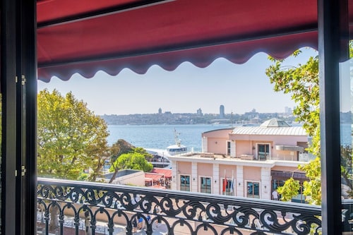 216 Bosphorus