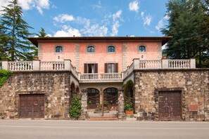 Exterior - Private villa in Chianti with swimming pool surrounded by nature (Panzano In Chianti)