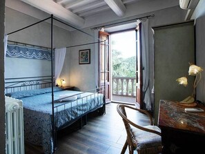 9 bedrooms, free WiFi, bed sheets - Private villa in Chianti with swimming pool surrounded by nature (Panzano In Chianti)
