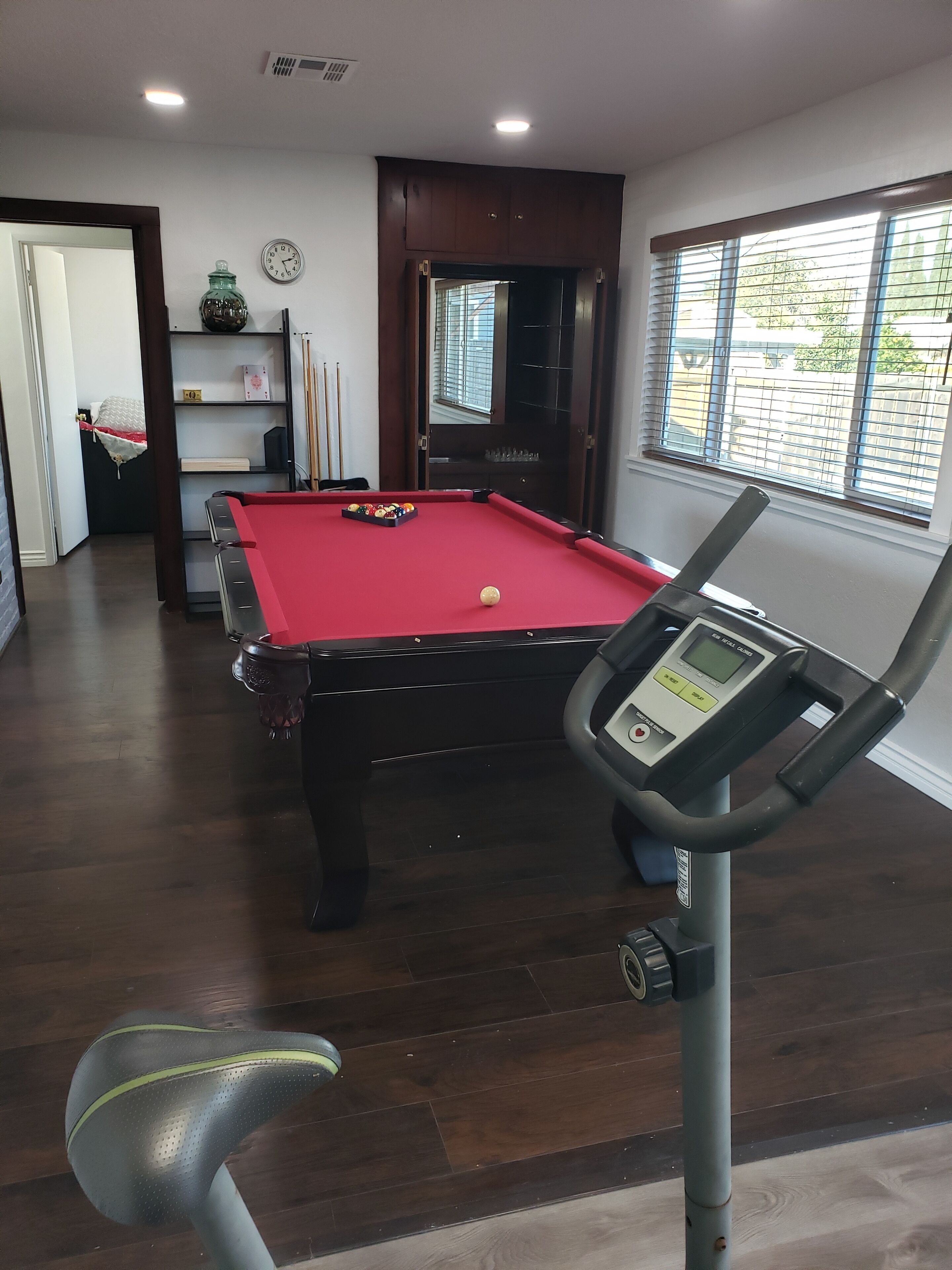 Family Friendly Home With A Pool Table.