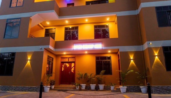 Front of property - Kiteme comfort lodge  (Arusha)