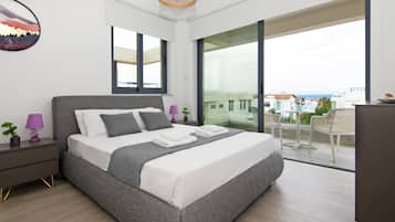 3 bedrooms, iron/ironing board, Internet, bed sheets