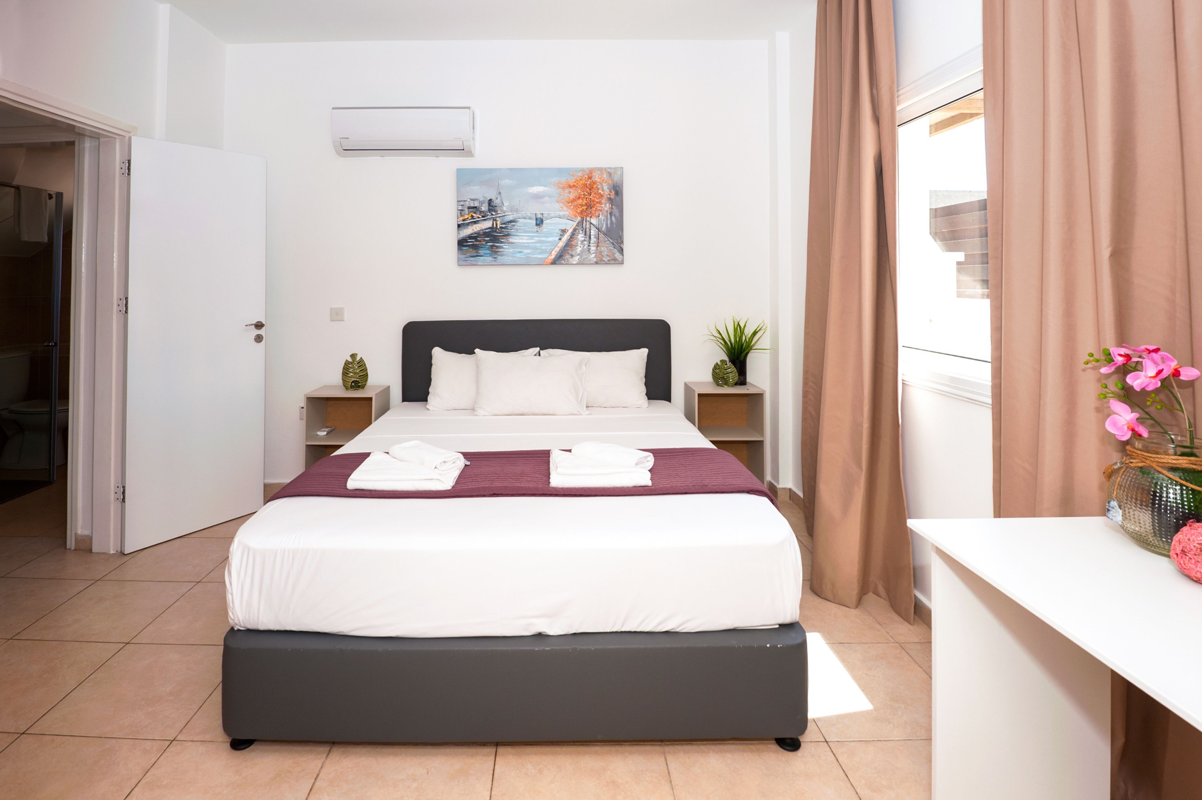 4 makuuhuonetta, silitysrauta/-lauta, internet, vuodevaatteet