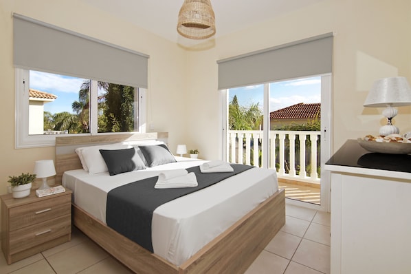 3 slaapkamers, een strijkplank/strijkijzer, internet, beddengoed