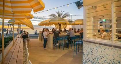 Beach Hideaway At Henley