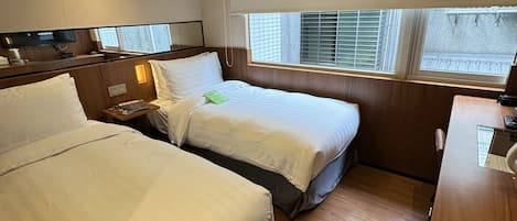 Standard Twin Room | Premium bedding, down comforters, pillowtop beds, in-room safe