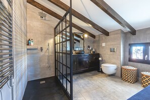 Bruser, hårtørrer, bidet