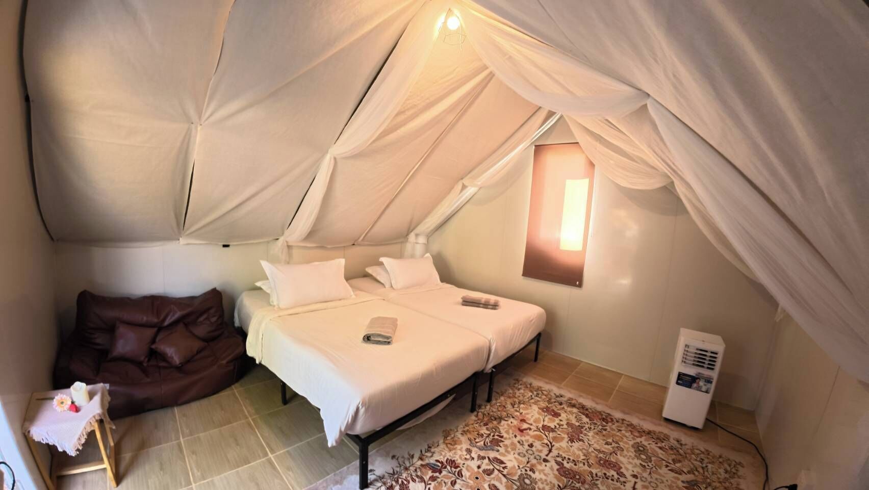 Triangle House (Shared Bathroom) | Minibar, Wi-Fi gratuito, lenzuola