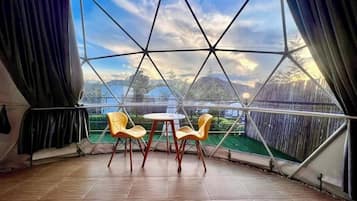 Geodesic Dome | Minibar, Wi-Fi gratuit, draps fournis