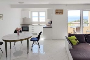 Interior - Holiday Home in Makarska near Biokovo Mountains (Makarska)