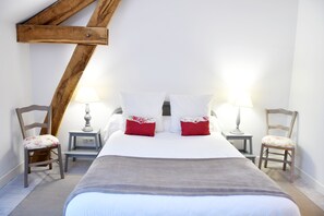 1 bedroom, travel cot, WiFi