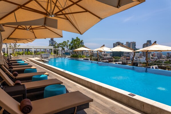 حمّام سباحة خارجي