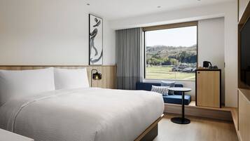 Down duvets, in-room safe, blackout curtains, free WiFi