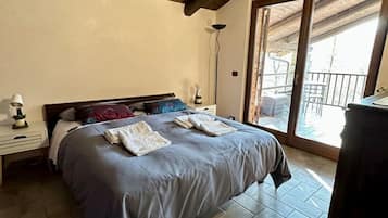 2 quartos, escrivaninha, berço de viagem, Wi-Fi de cortesia