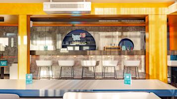 Bar (in der Unterkunft)