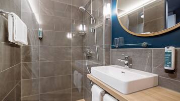 Dusche, Regendusche, Haartrockner, Fußbodenheizung (Badezimmer)