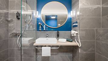 Dusche, Regendusche, Haartrockner, Fußbodenheizung (Badezimmer)
