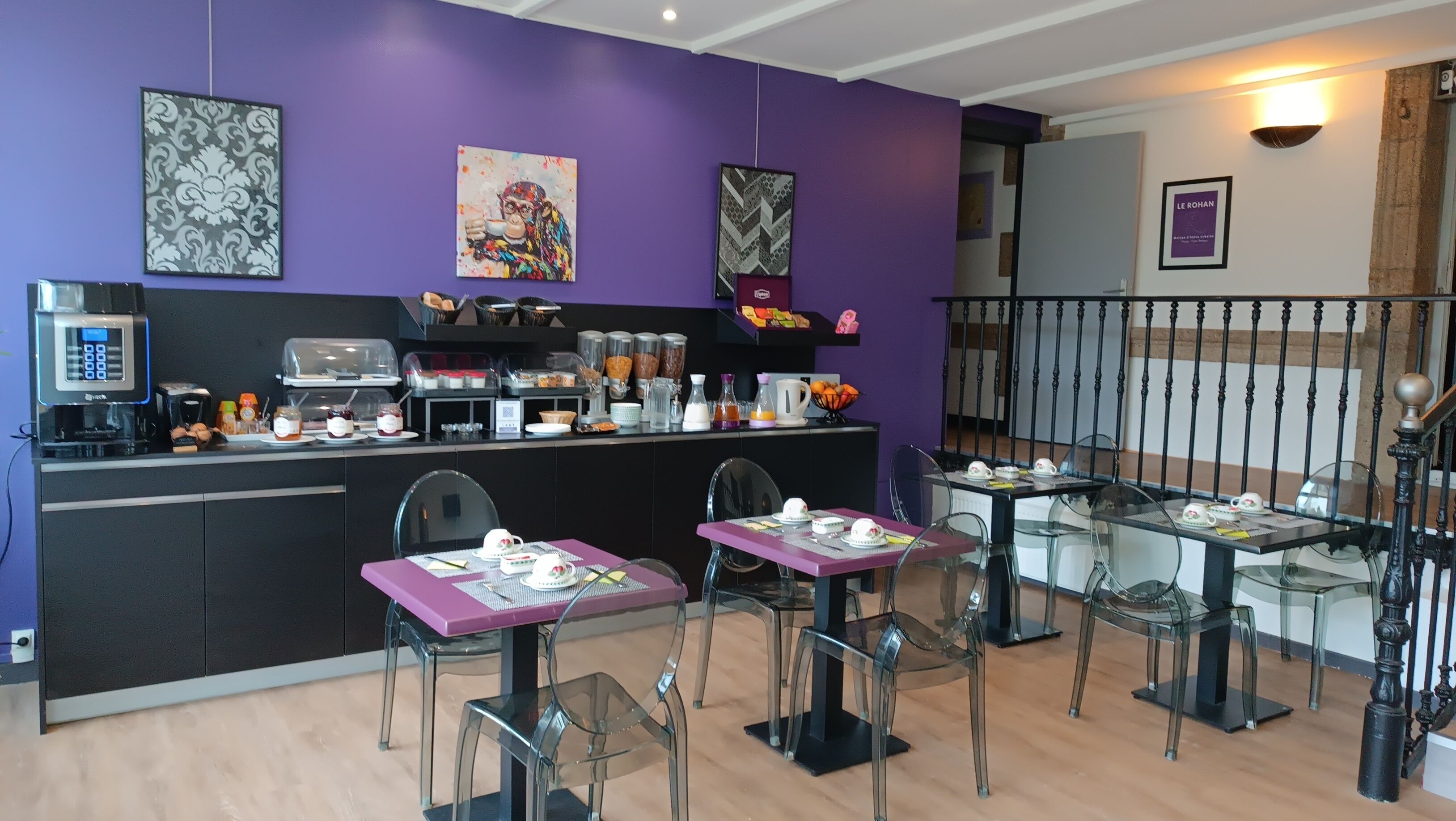 Café da manhã com buffet todos os dias (EUR 12 por pessoa) 