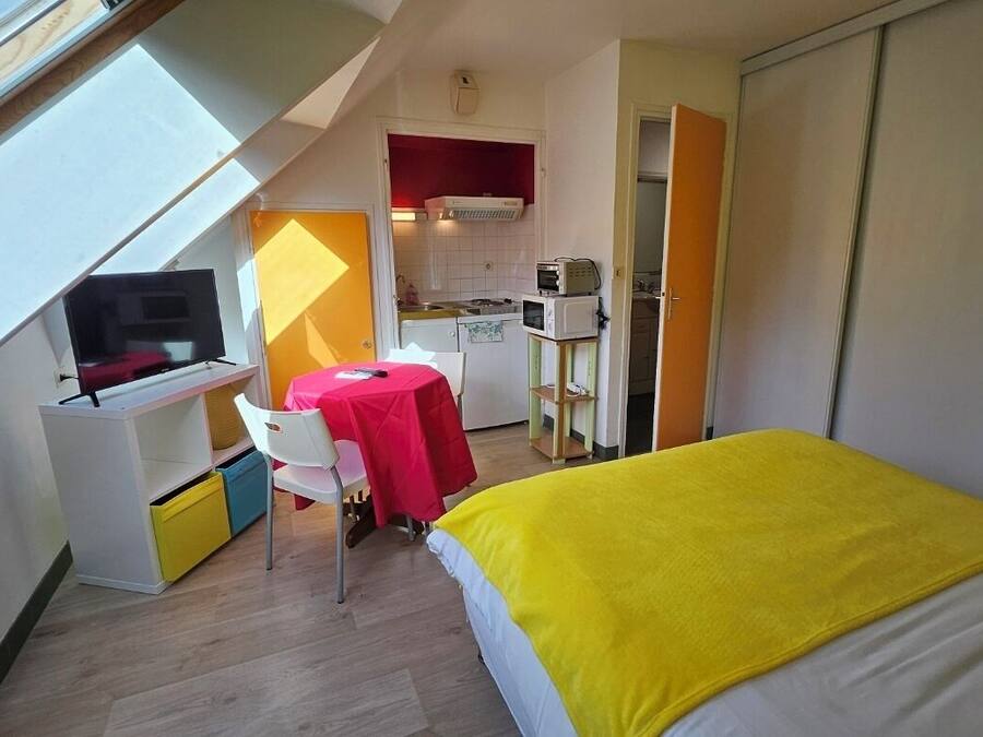 Monolocale Economy | Tende oscuranti, Wi-Fi gratuito, lenzuola