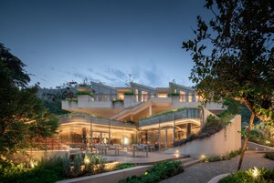 Boendets fasad - kväll/natt