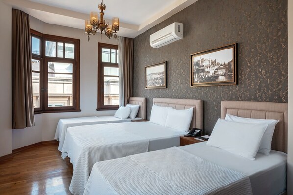 Egyptian cotton sheets, premium bedding, laptop workspace, free WiFi - nan otel (Istanbul)