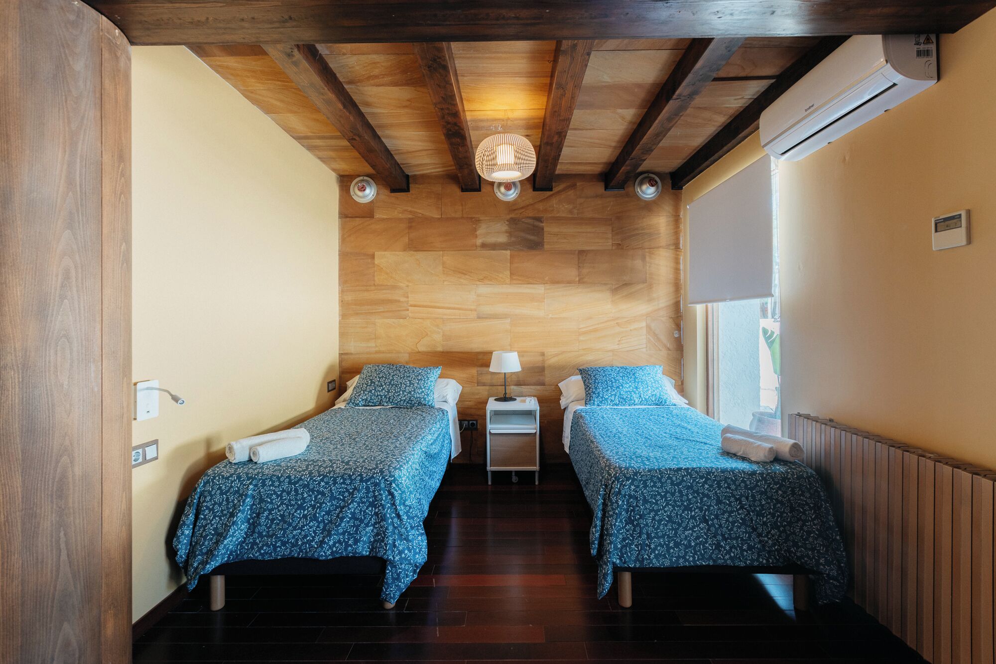 10 soverom, strykejern/-brett, wi-fi og sengetøy