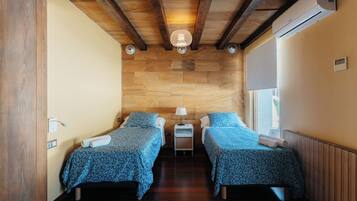 10 bedrooms, iron/ironing board, WiFi, bed sheets