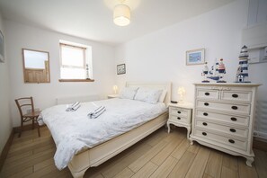 1 bedroom, iron/ironing board, free WiFi, bed sheets - Cosy 1bed Pet Friendly Garden Apt on the Wild Atlantic Way in South Donegal (Dunkineely)