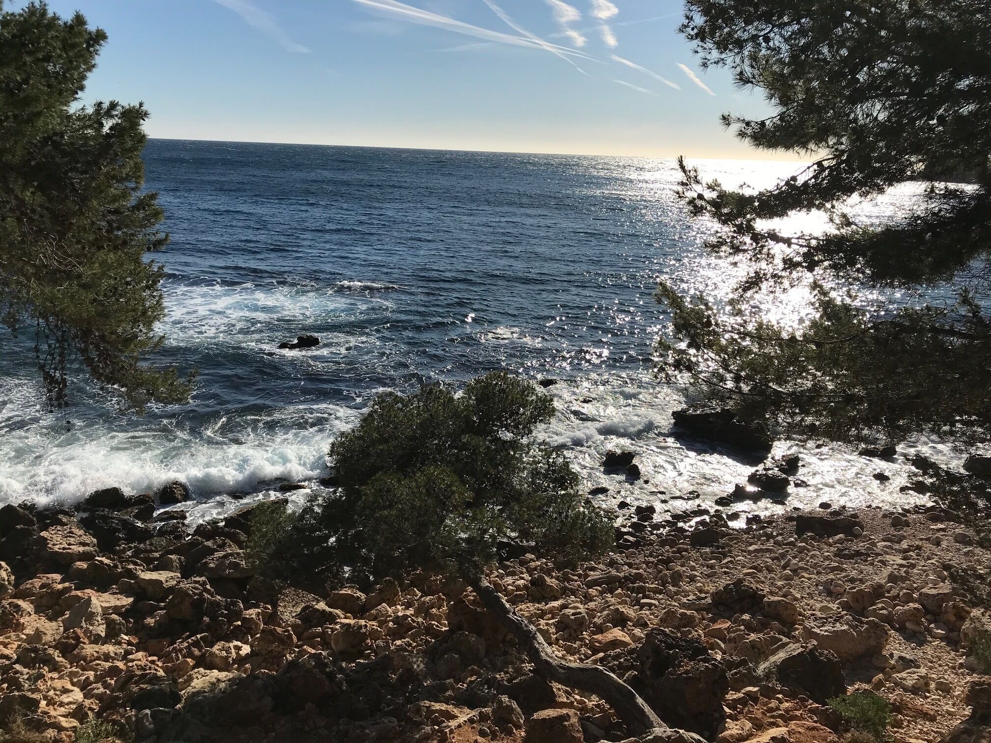 Beach nearby, sun loungers