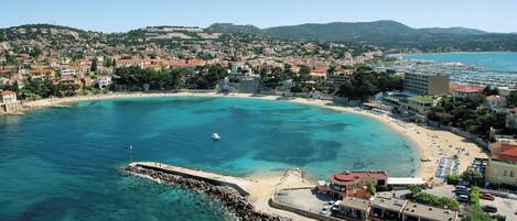Beach nearby, sun-loungers