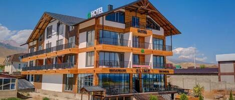 Mặt tiền nơi lưu trú