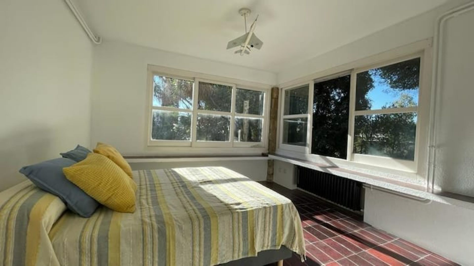 6 dormitorios, tabla de planchar con plancha, wifi gratis y ropa de cama