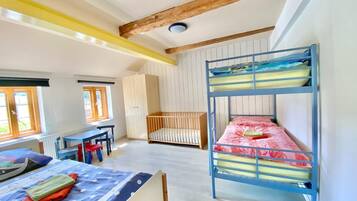 2 Schlafzimmer, BĂŒgeleisen/BĂŒgelbrett, Reisekinderbett, kostenloses WLAN