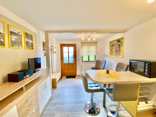 Modernes Apartment. Wanderungen in den Nationalpark beginnen vor der Haustür....