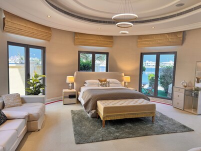Sparking signature Beach front villa reverera mediterian style in Palm Jumeirah 