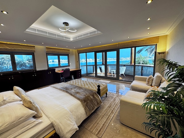 6 bedrooms, in-room safe, iron/ironing board, travel crib