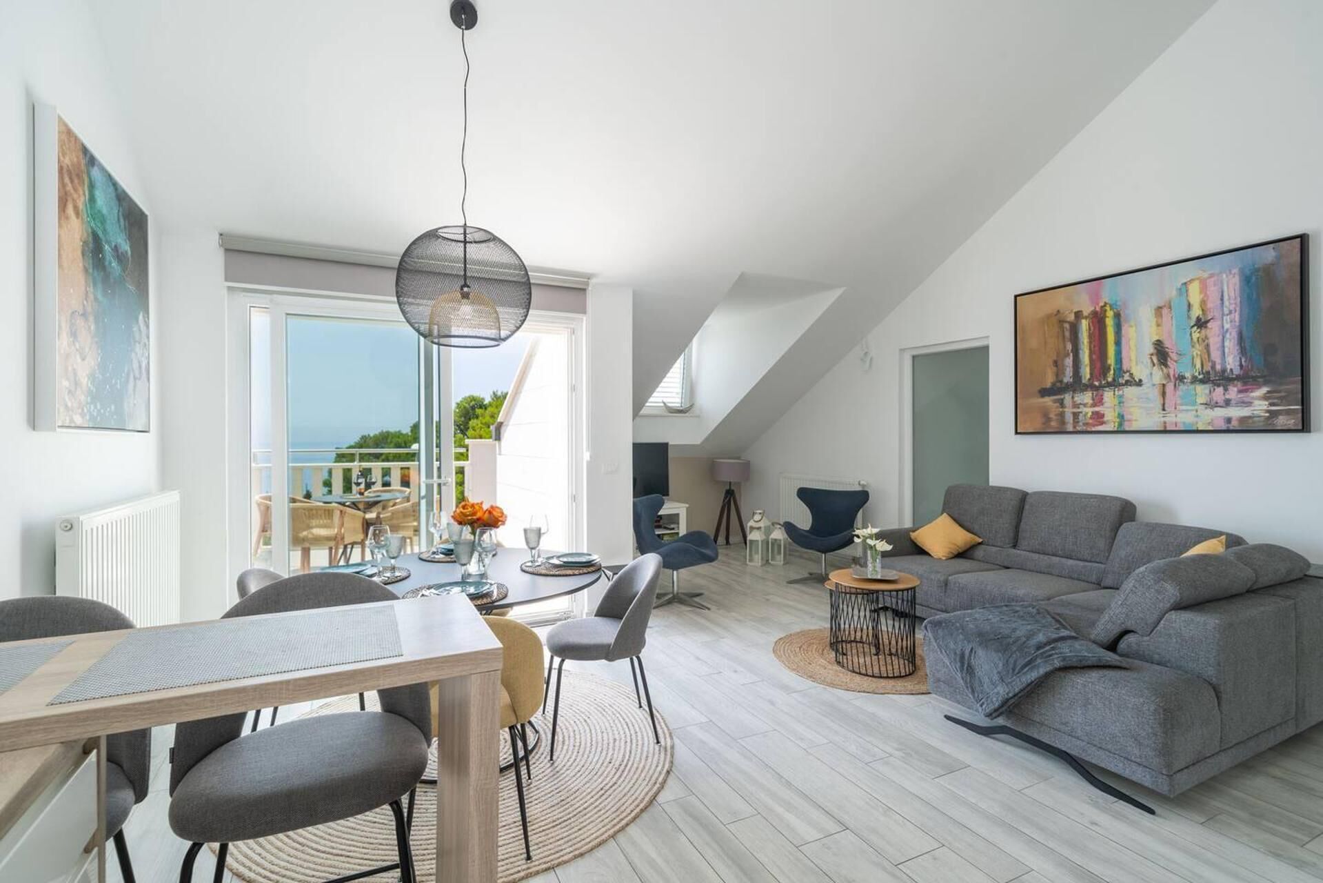 Apartment | Dining