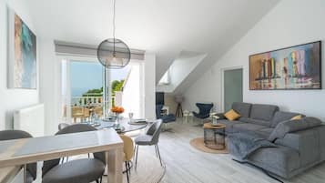 Apartment | Dining
