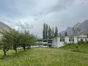 Front of property - Silk Route Lodge (Gulmit)