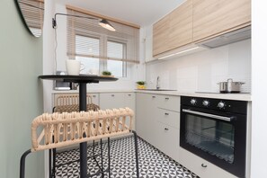 Private kitchen - Warsaw P?ocka Apartment by Renters (Warsaw)