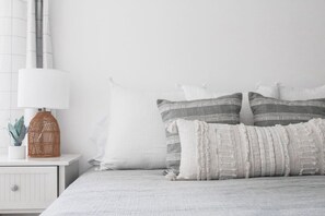 1 室のベッドルーム、デスク、WiFi、ベッドシーツ