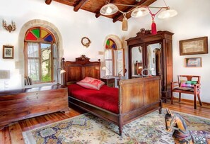 4 Schlafzimmer, Zimmersafe, Schreibtisch, WLAN