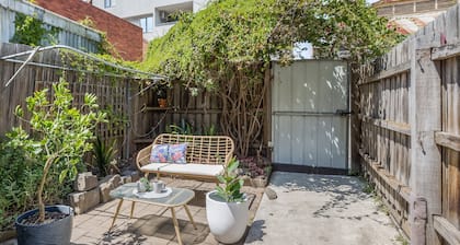 Stylish 3BR Carlton - CBD Fringe Terrace