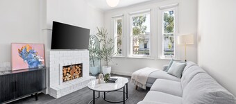 Stylish 3BR Carlton - CBD Fringe Terrace