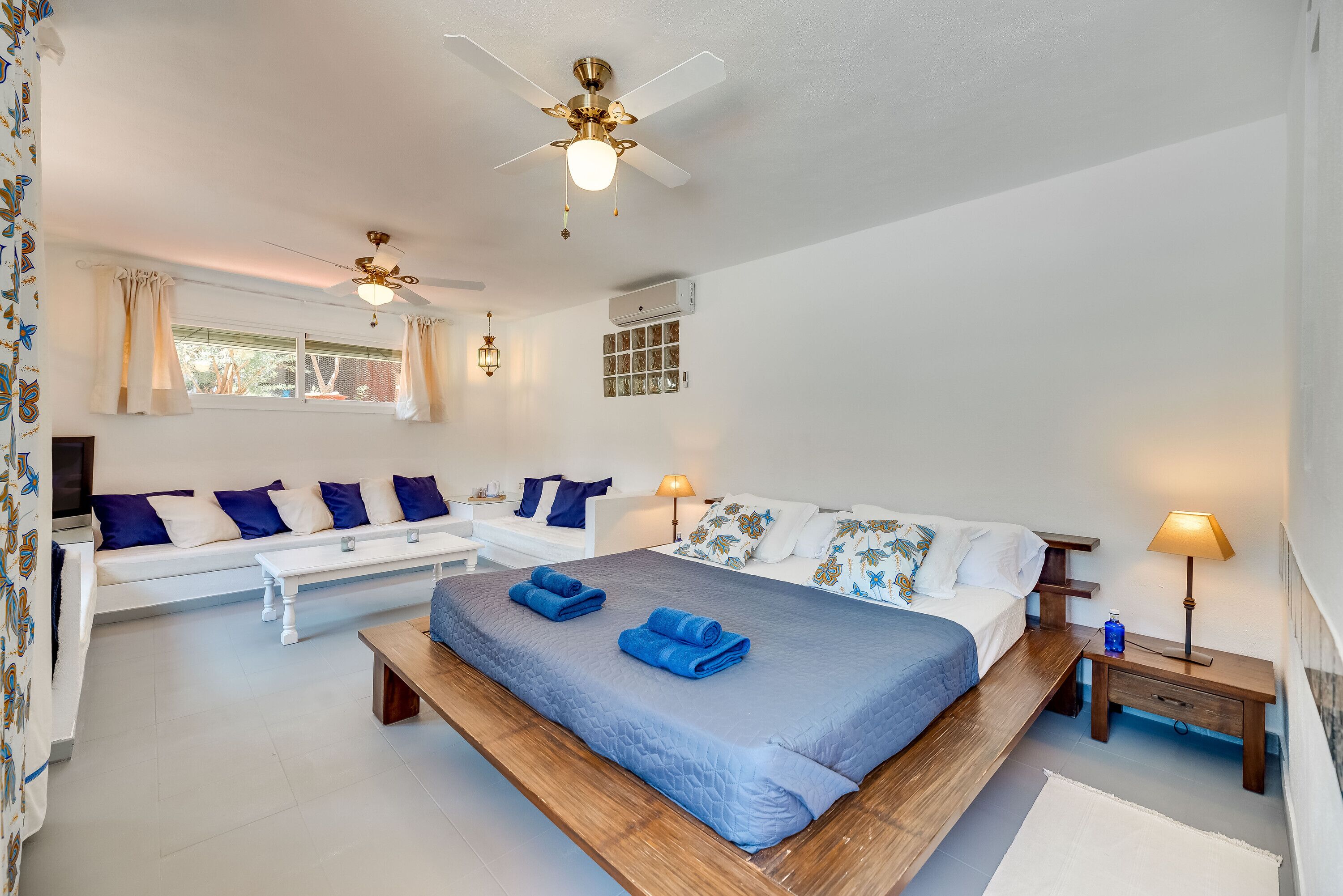 7 bedrooms, iron/ironing board, free WiFi, bed sheets